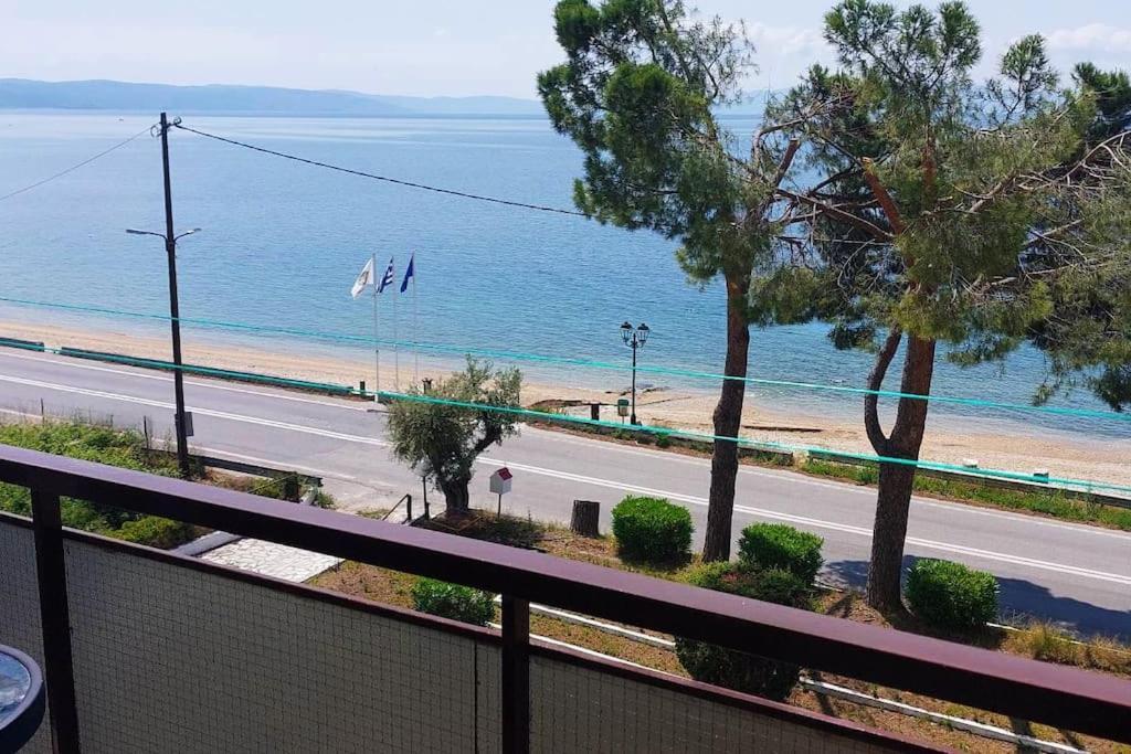 Sun & Sea : Malaki Seaside Lägenhet Exteriör bild