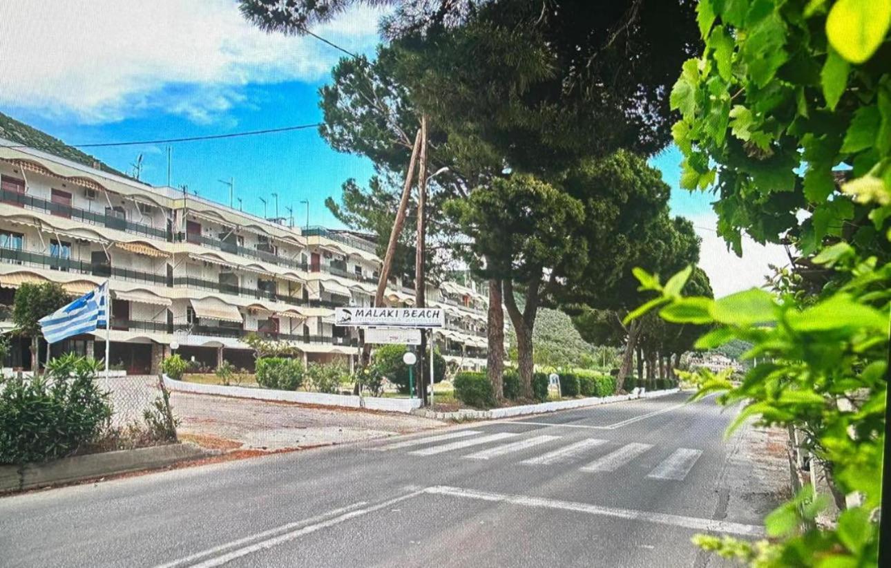 Sun & Sea : Malaki Seaside Lägenhet Exteriör bild